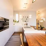Stylish 1 Bed Flat - South Ken