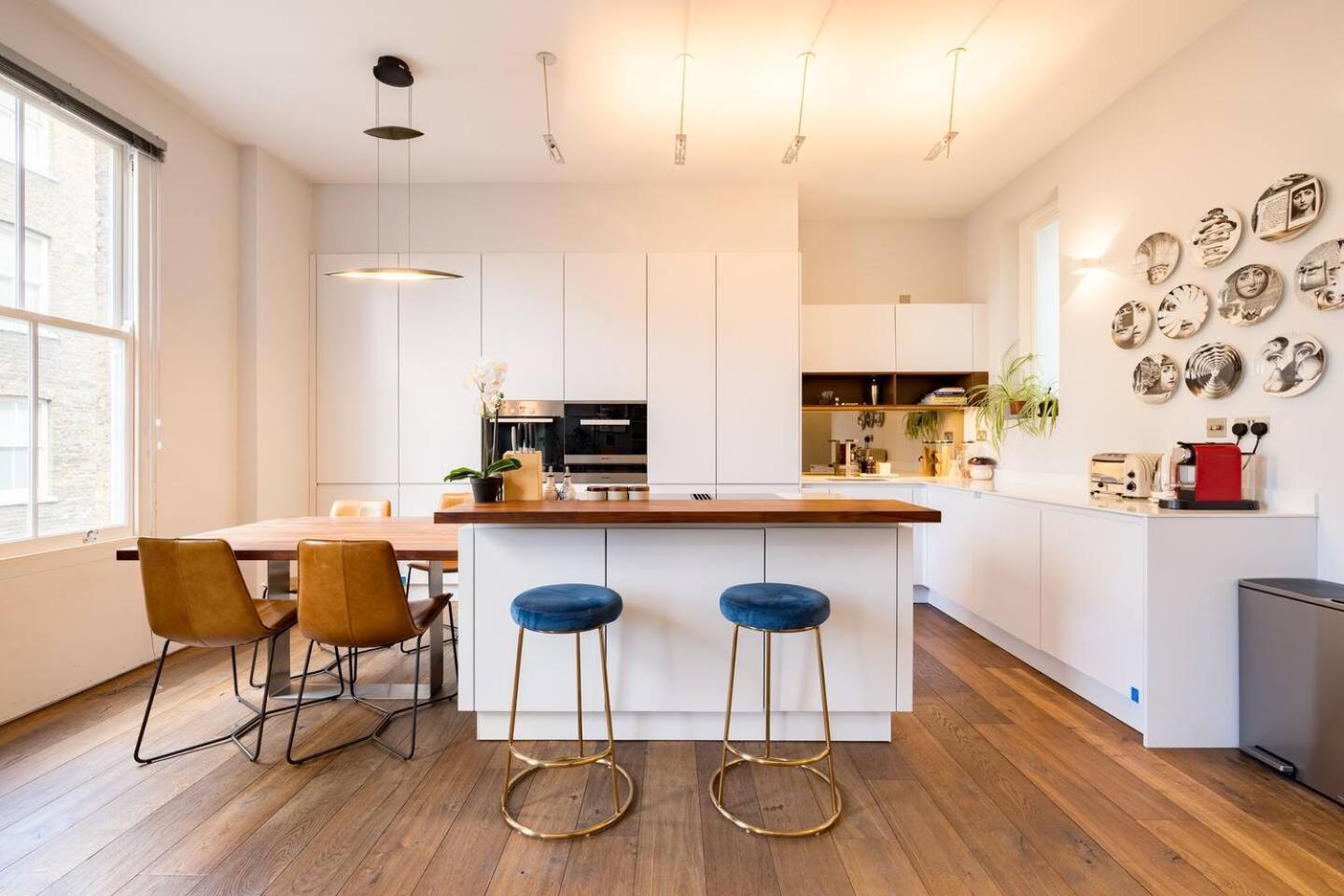 Stylish 1 Bed Flat - South Ken * Londra